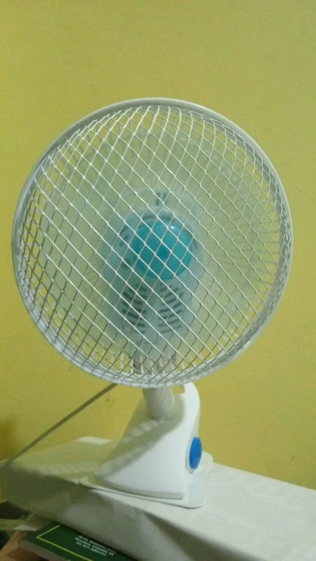 220V 180 Degree Adjustable Mini Desktop Fan High-Speed Air Desk and Clip On Fan With Fan Head Clamp